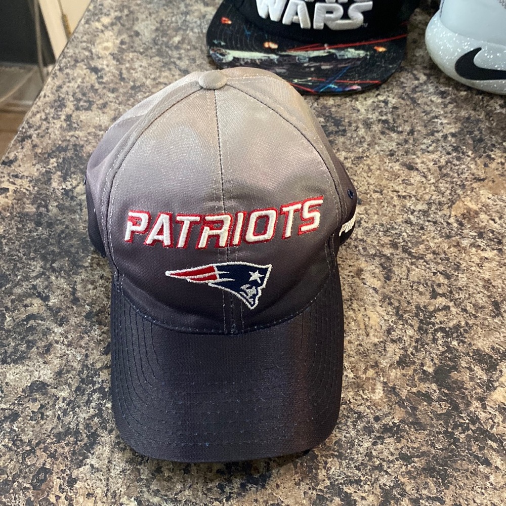 Men’s vintage New England Patriots Puma sideline hat one size fits all